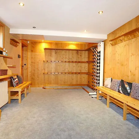 Chalet D'exception Avec Sauna Et Jacuzzi, Acces Direct Aux Pistes - Fr-1-563-111 Courchevel